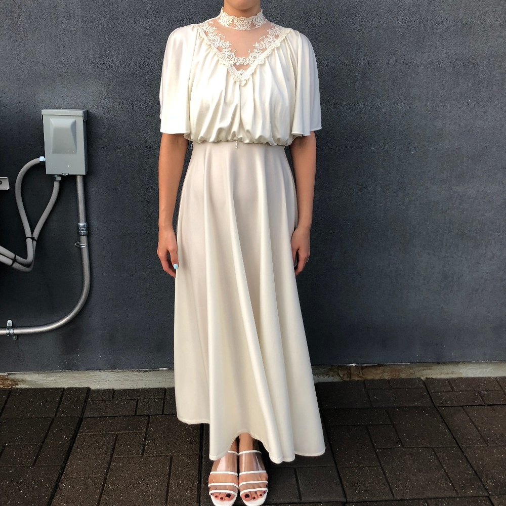 Women's Vintage White Dress